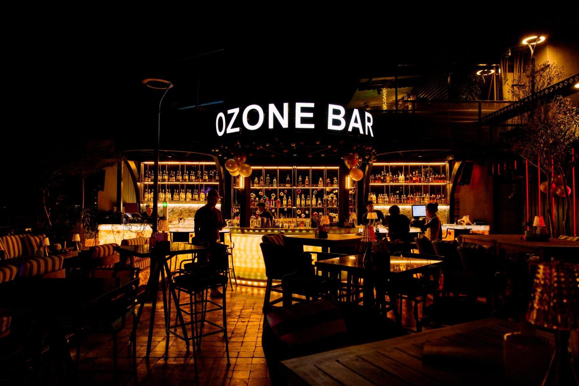 Grand Hotel Du Lac ฮานอย ภายนอก รูปภาพ Ozone Bar